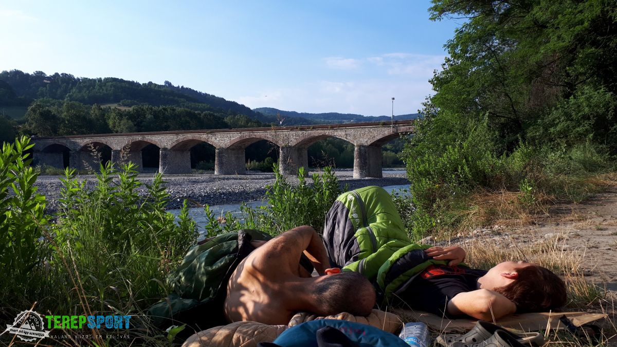derekalj matrac outdoor terepsport cikk 002