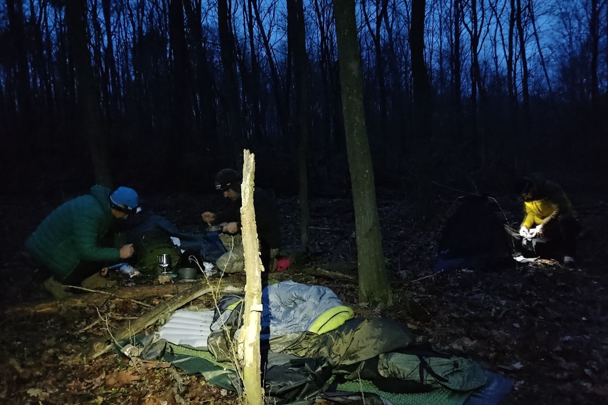 open sky bushcraft night bivak alapok terepeuta terepsport rucking